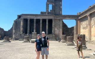 O Parque Arqueológico de Pompeia é um dos maiores sítios arqueológicos abertos a visitação de todo o mundo.