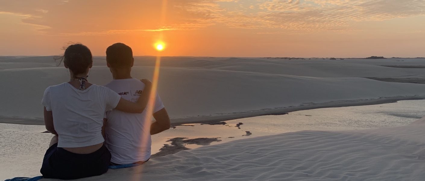Por do sol nos Lençóis Maranheneses a bela e o bigode