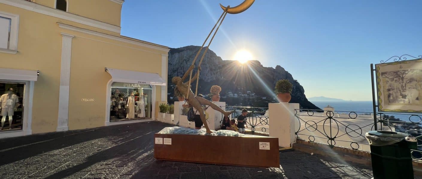 por do sol na Piazza Umberto I capri