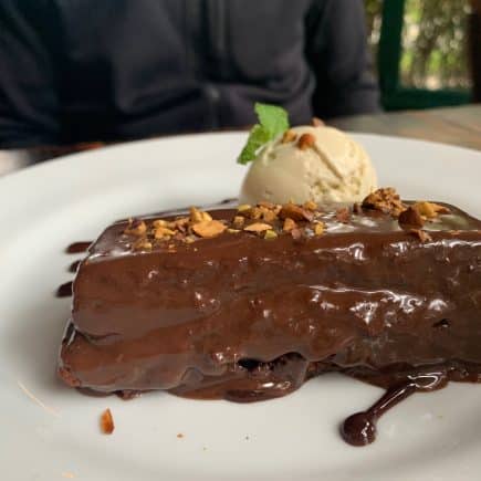 Sobremesa do restaurante Casa Europa: bolo de chocolate